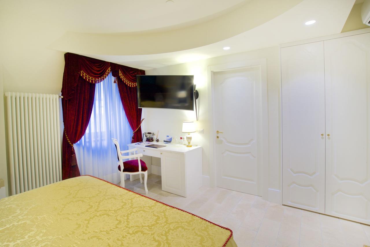 Design Suite Tirano Exterior photo